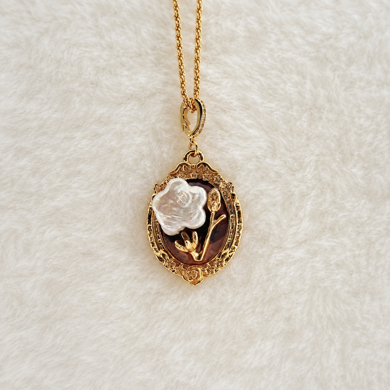 24K Gold Plated Mother of Pearl Rose Victorian Cameo Pendant Rope Chain Necklace