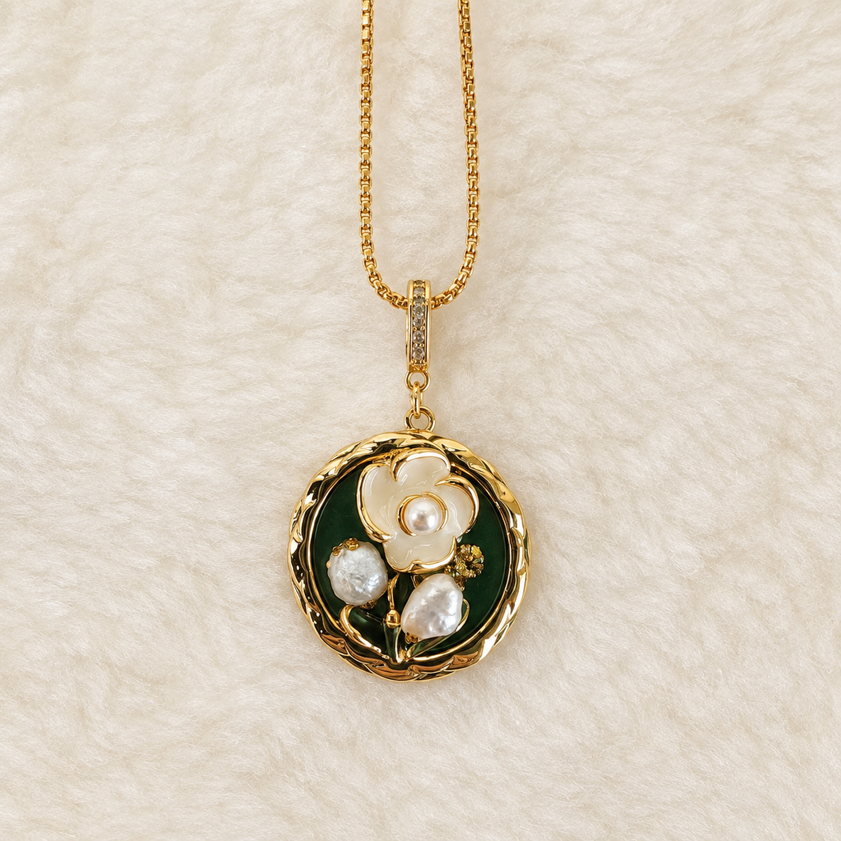24K Gold Plated White Blossom Forest Green Medallion Adjustable Necklace