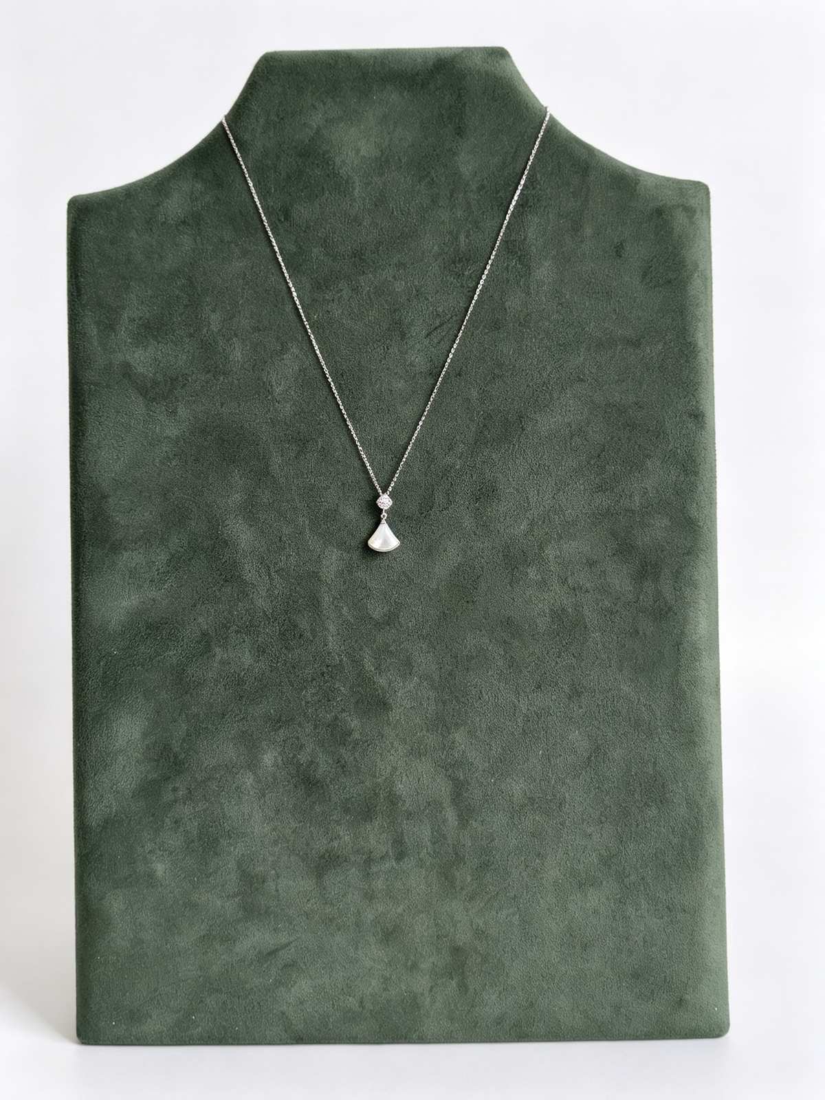 S925 Sterling Silver Moissanite & Mother-of-Pearl Pendant Necklace