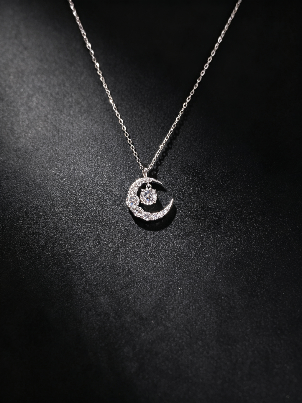 S925 Sterling Silver Moissanite Crescent Moon Necklace