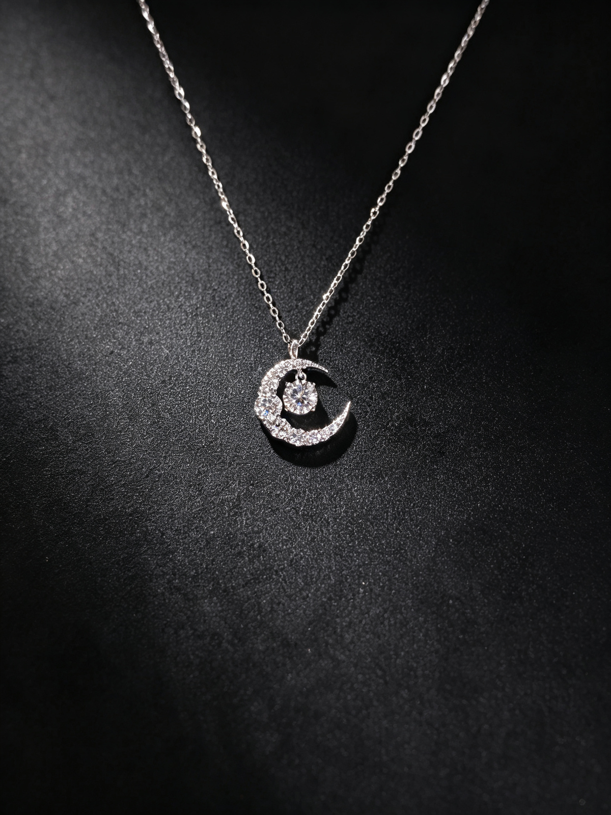 S925 Sterling Silver Moissanite Crescent Moon Necklace