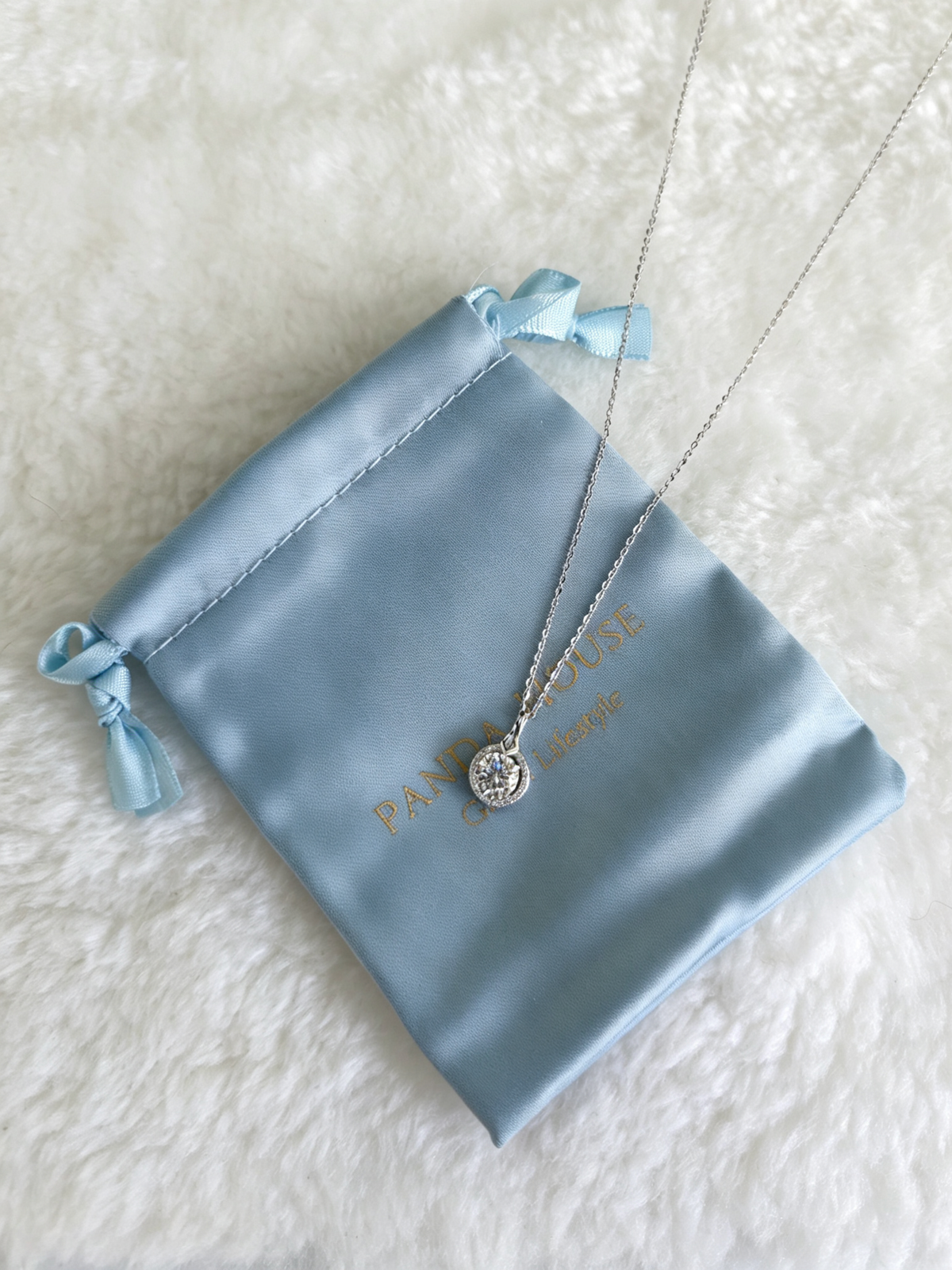 Sparkling Round‑Halo Moissanite Necklace in S925 Sterling Silver