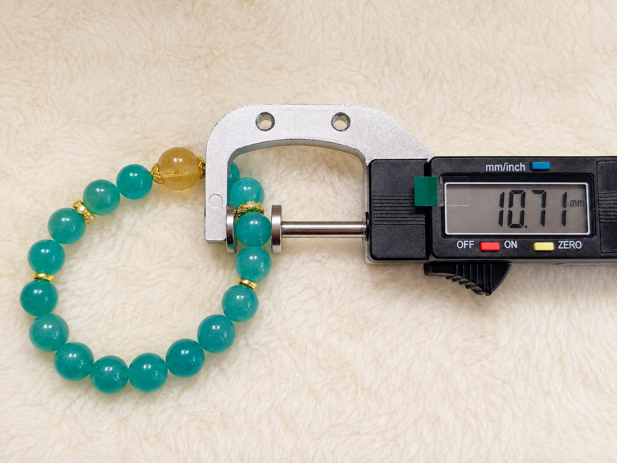 Golden Current Crystal Bracelet