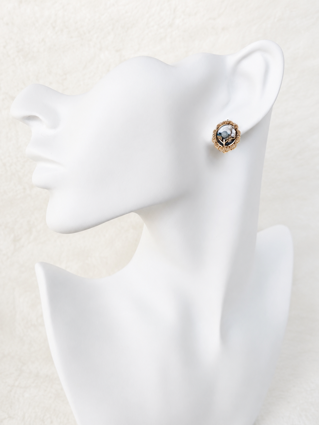 24K Gold Plated Oval Scalloped Frame Smoky Black Enamel Crystal Stud Earrings – Panda House