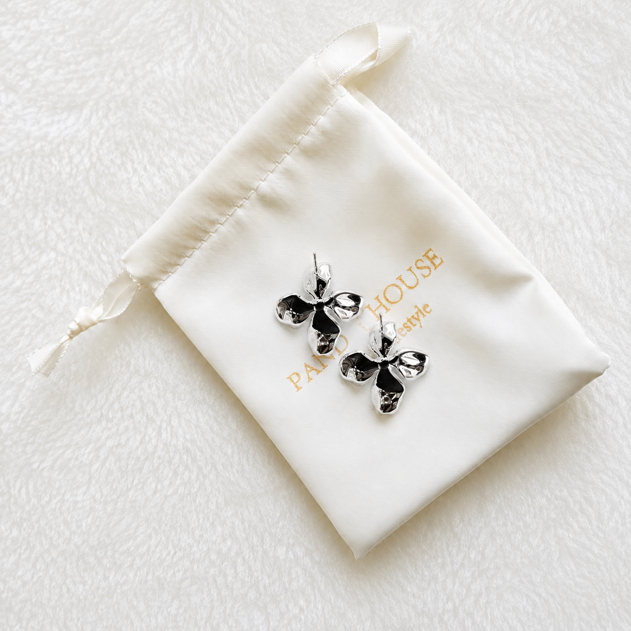 S925 Sterling Silver Four Petal Navy Blue Enamel Pearl Stud Earrings – Panda House